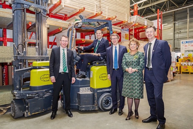 Combilift signs €1M contract with Kingfisher Group in France