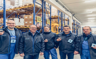 Glass Partner Picavi uses Glass Enterprise Edition for pick-by-vision in warehouses.