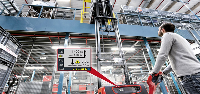 New pallet stacker assistant protects people and goods.