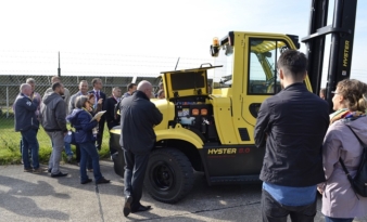 Hyster shows 6-16T lift truck diversity.