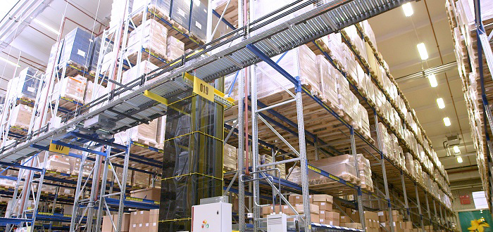 Smart automation reduces the complexity of logistics for the pharmaceutical industry.