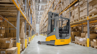 World premiere of the ETV 216i: The world’s first reach truck with built-in lithium-ion battery.