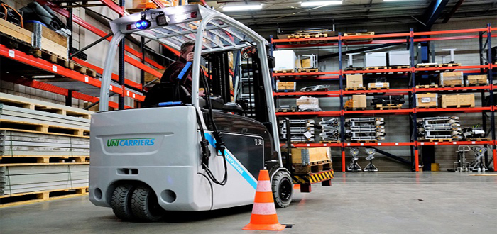 Electric counterbalance truck faces the endurance test.