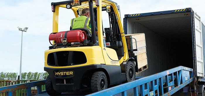 HYSTER ® OFFERS LITHIUM-ION BATTERY OPTIONS FOR COUNTERBALANCE  AND WAREHOUSE TRUCKS