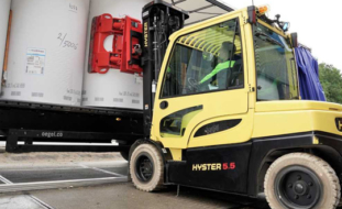 HYSTER INTRODUCES “DAMAGE AVOIDANCE” SOLUTIONS FOR HANDLING PAPER REELS