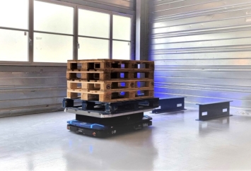 iFollow mobile robot range ups capacity to 1500 kg